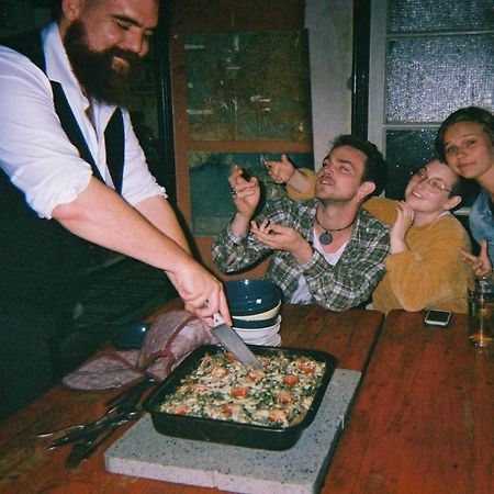Хостел Baggies Backpackers Брайтонн Экстерьер фото